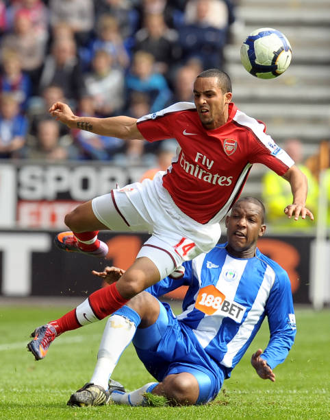 与弗拉霍维 与弗拉霍维